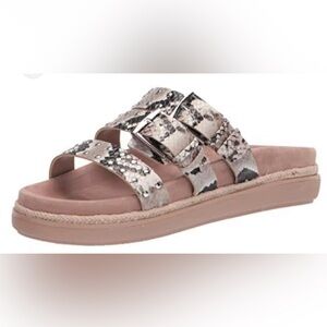 Vince Camuto Ciandra women’s Three Strap Leather Slide NWOT Size 8